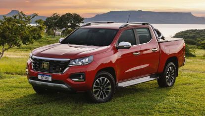 Stellantis reveló la camioneta hermana de la Peugeot Landtrek en Brasil. Varios indicios revelan que se produciría en Argentina.