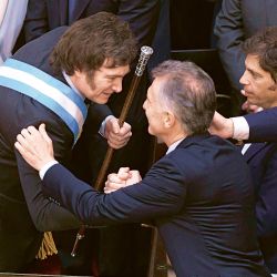 Javier Milei saludo a Mauricio Macri el día de su asunción. | Foto:Cedoc.