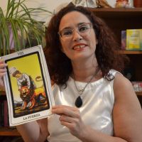 Claudia García: Diferencias y similitudes entre Astrología y Tarot