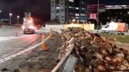 Volcó un camión con dulce en Autopista Panamericana 20240326