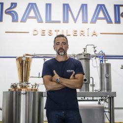 El Maestro Destilador de Kalmar Destileria, ¿Quién es y qué función cumple? | Foto:CEDOC