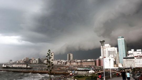 Clima en Mar del Plata y el AMBA en el fin de semana largo: pronostican lluvias y descenso de temperatura
