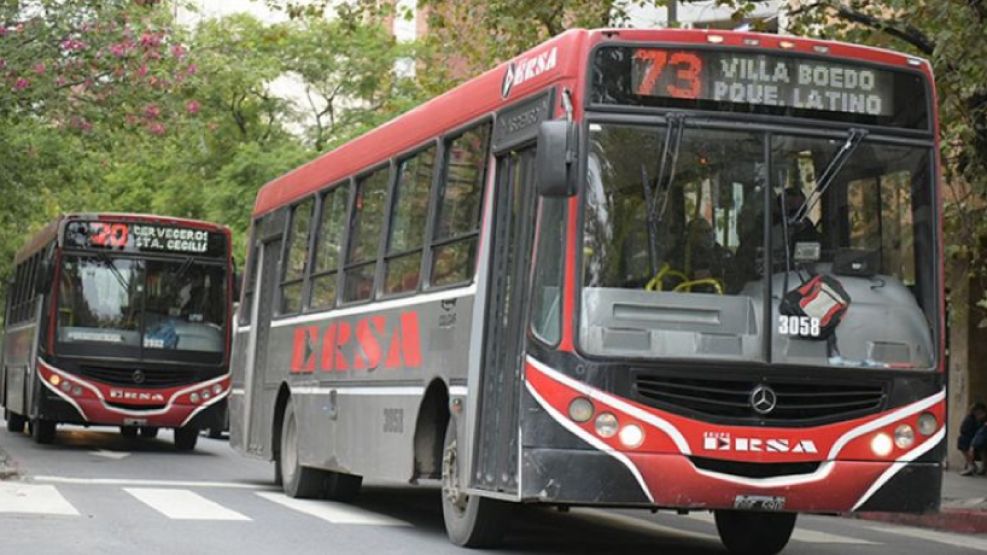 Colectivo de Ersa circulando por Córdoba