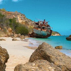 Cinco experiencias para descubrir Anguilla, la perla del Caribe oriental.