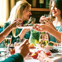 Amigos pasando un buen momento. | Foto:Shutterstock