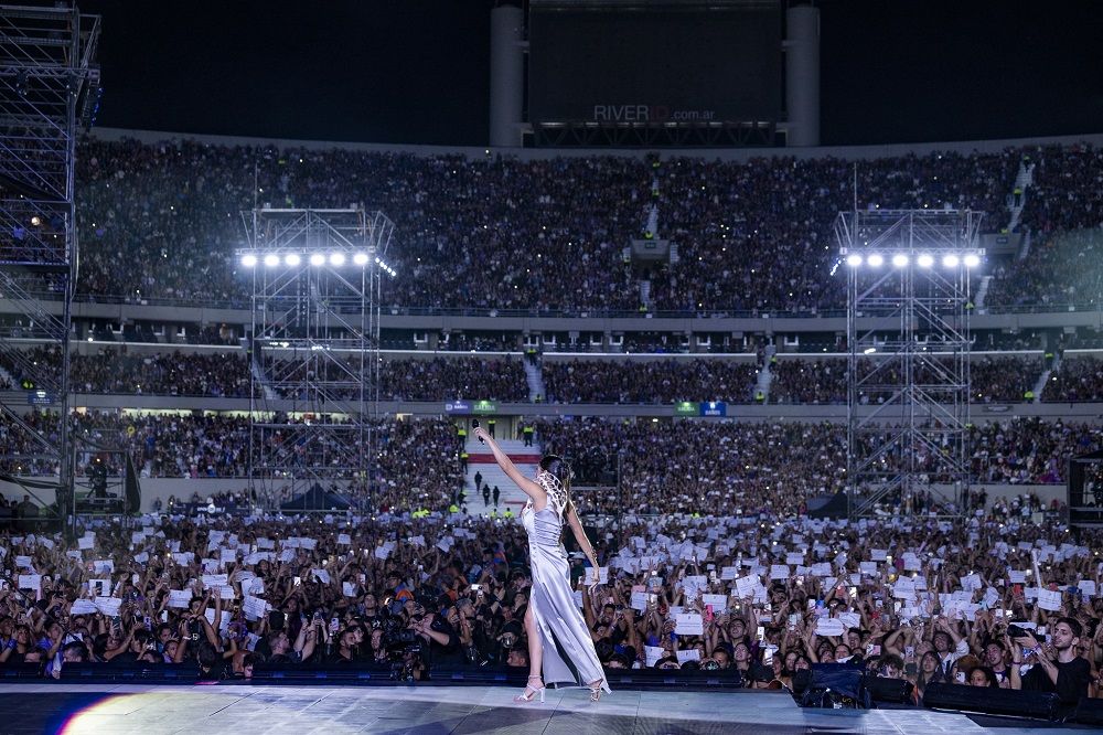María Becerra en River Plate.