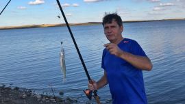 El dique depende de Autoridad del Agua, quién administra el recurso hídrico, ya que abastece de agua potable a las ciudades de Bahía Blanca y Punta Alta.