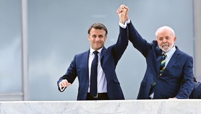 El francés corteja al brasilero para buscar un freno progre a la crecida de la derecha. Agenda climática y negocios en común. 