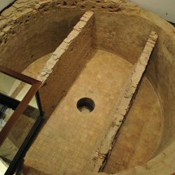En el corazón de Buenos Aires, un sitio arqueológico invita a un viaje por cuatro siglos de historia Ubicado en el barrio de Montserrat: La Cisterna.