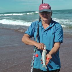 En un fin de semana con mal clima en parte del país, el pescador agotará las instancias para salir a pescar. 
