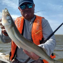 En un fin de semana con mal clima en parte del país, el pescador agotará las instancias para salir a pescar. 