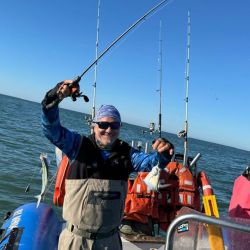 En un fin de semana con mal clima en parte del país, el pescador agotará las instancias para salir a pescar. 