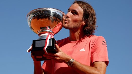 Tsitsipas campeón