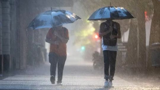 Alerta meteorológica para 12 provincias por lluvias, tormentas intensas, vientos fuertes y nevadas