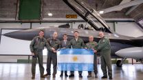 El dramático contraste entre los celebrados F-16 y los soldados que se suicidan