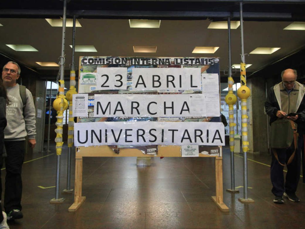 Kicillof y la UCR convocaron a participar de la gran marcha universitaria  del 23 de abril | Perfil