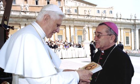 Benedicto XVI con monseñor Antonio Baseotto
