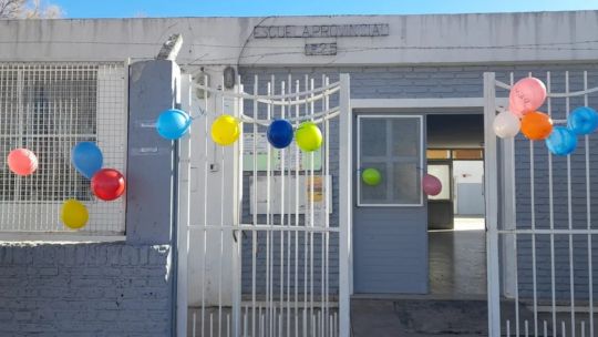 Escuela provincial N° 25, en Bahía Blanca.