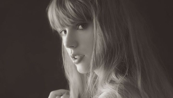 Taylor Swift lanzó "The Tortured Poets Department", y rompió un récord de Spotify en menos de 12 horas