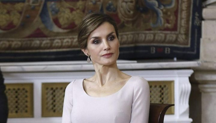 Una por una, las múltiples cirugías que se hizo Letizia Ortiz, la reina de España