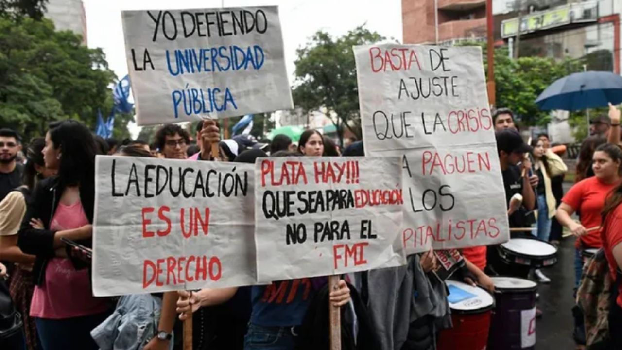 Los carteles en la marcha de las universidades | Foto:CEDOC