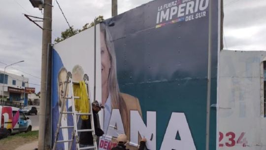Milei acorrala a Llaryora en Río Cuarto: dos listas libertarias “puras” y apoyo a Nazario en “La Fuerza del Imperio Sur”