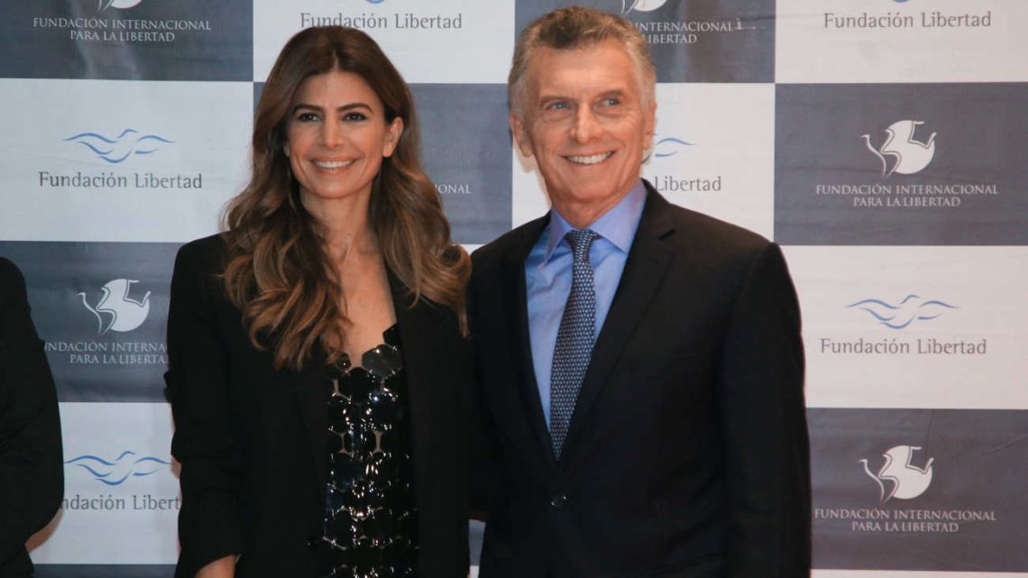 Who are the leaders and officials who attended the Libertad Foundation dinner?