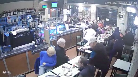 Terror en una pizzería de Almagro: entre amenazas y culatazos, delincuentes asaltaron a los clientes