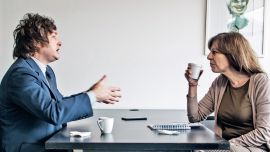 Milei con la directora de NOTICIAS, Alejandra Daiha