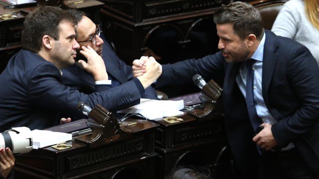 SESIÓN EN DIPUTADOS PARA APROBAR LA LEY BASES Y EL PAQUETE FISCAL