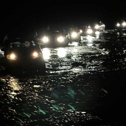 Travesía nocturna a través de un viejo camino de aserraderos en la isla de Tierra del Fuego, durante la expedición off road de Mainumby4x4.