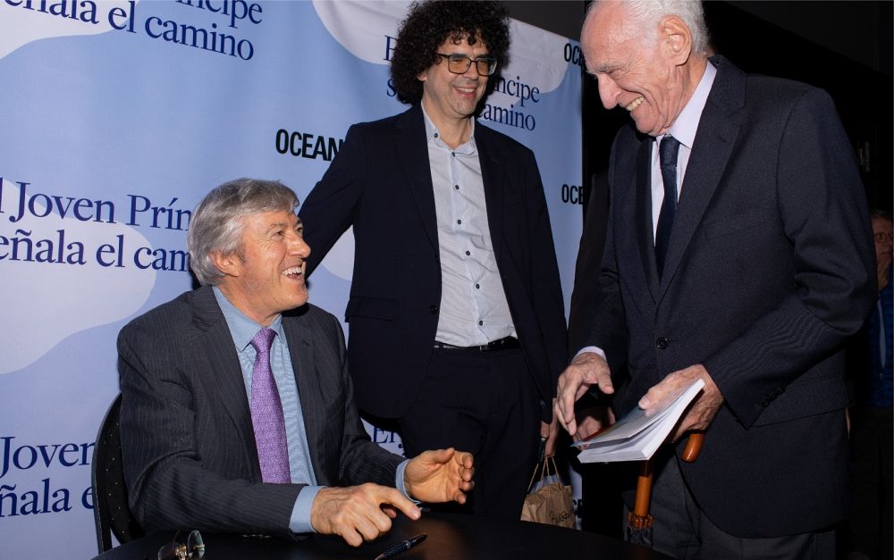 Alejandro Roemmers presentó su nuevo libro en la Feria del Libro de Buenos Aires.