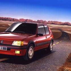 El Peugeot 205 GTi cumple 40 años.