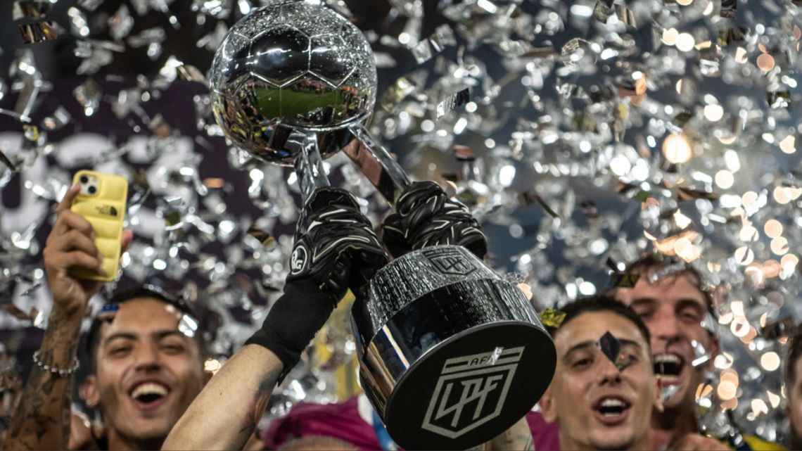 Copa de la Liga: se confirmaron los árbitros para la final entre Vélez ...