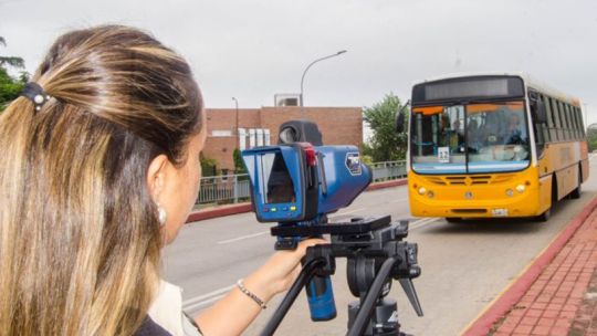 Radares en Córdoba: por exceso de velocidad se pagará $230.000