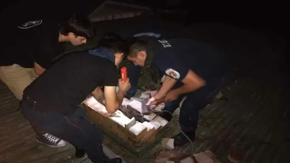 Entró a robar a una casa, quedó atrapado en la chimenea 20240502