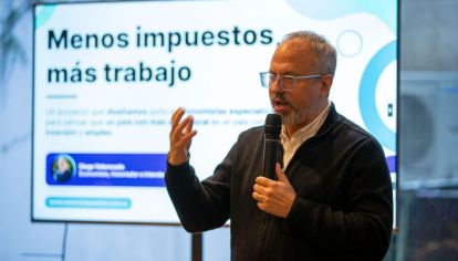 El intendente Diego Valenzuela presento el proyecto "Menos Impuestos, más trabajo", que permite comparar cuánto se paga de tasa en los municipios del conurbano. 