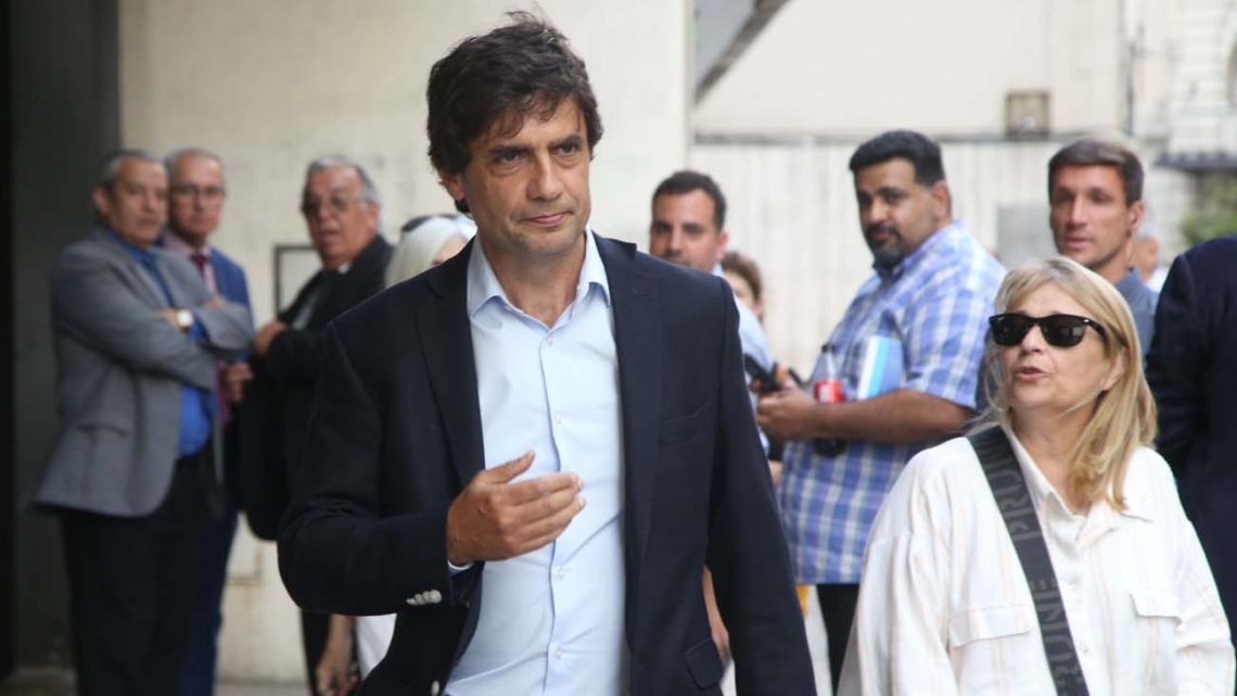 Hernán Lacunza cruzó al Gobierno por “despreciar la opinión de otros ...