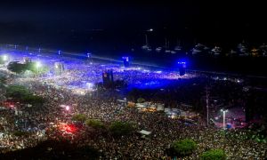 20240504 El público esperando el show de Madonna en Brasil