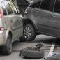 Rápido y miedoso: chocó tres autos estacionados en Caballito y escapó a pie hacia su casa