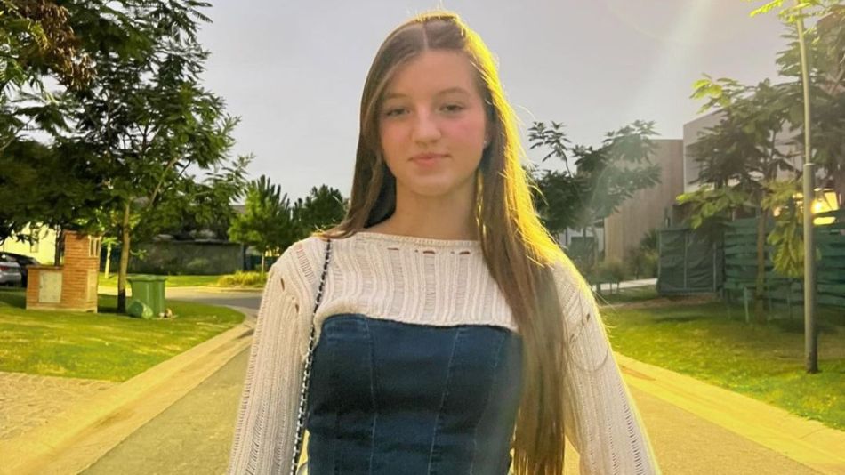 Así fue el look total denim súper canchero de Allegra Cubero