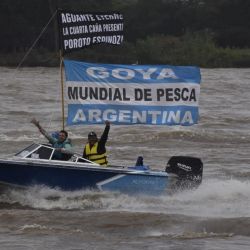 Pescadores de todo el país recorrieron los 86 km de cancha buscando el mejor pique. 