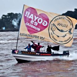 Pescadores de todo el país recorrieron los 86 km de cancha buscando el mejor pique. 