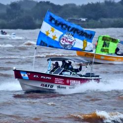 Pescadores de todo el país recorrieron los 86 km de cancha buscando el mejor pique. 