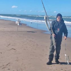 A juzgar por los primeros muestreos, el pejerrey está y el entusiasmo por la temporada 2024 es alto. El viento, la lluvia y el mar serán entonces determinantes.