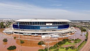 El estadio de Gremio bajo agua por las inundaciones en Porto Alegre