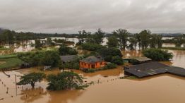 Las inundaciones mataron, al momento a 83 personas.