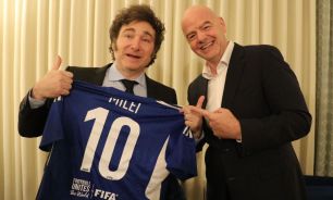 Javier Milei junto a Gianni Infantino