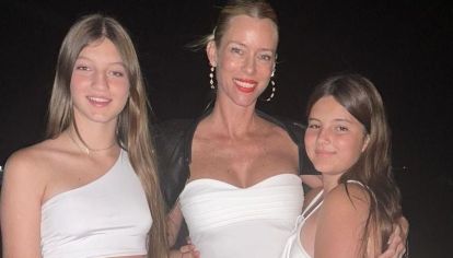 La modelo publicó unos vídeos junto a sus hijas en sus redes sociales.