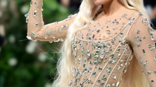 5 looks icónicos de la Met Gala para recordar